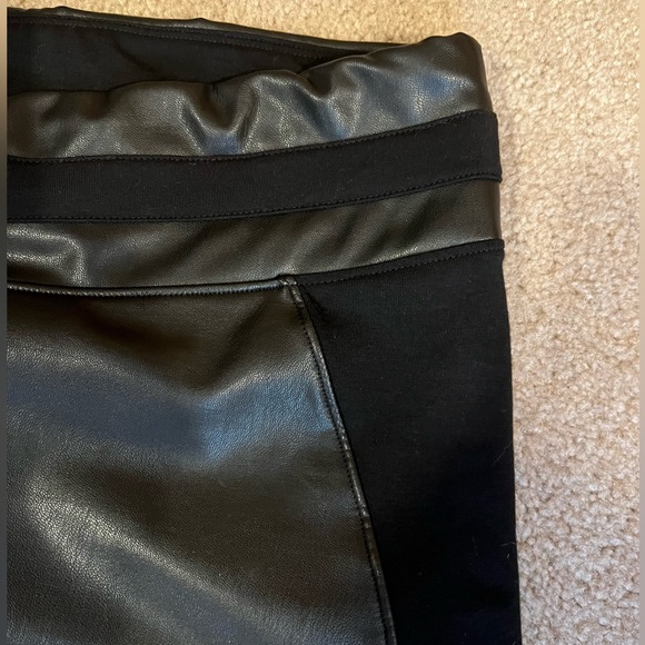 Express Faux Black Leather Leggings size L - Picture 2 of 5